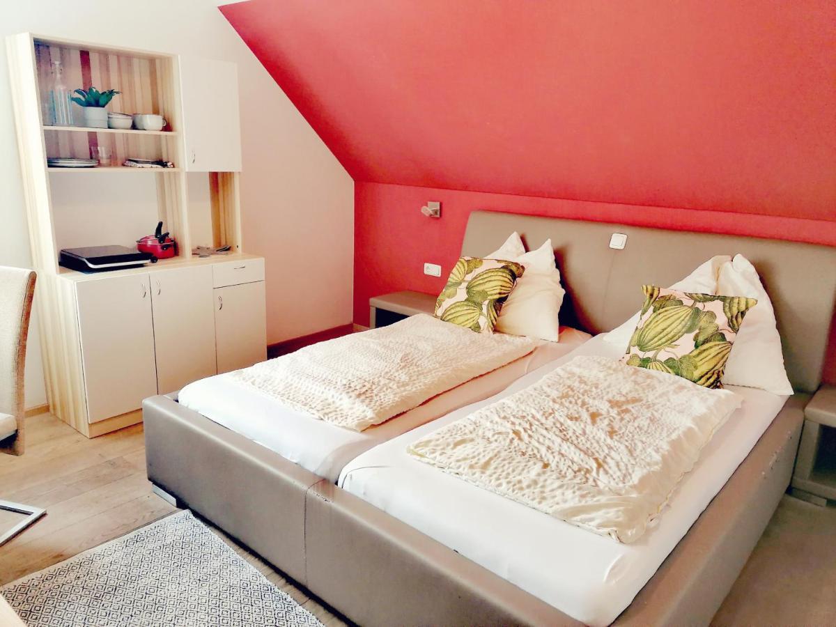 Taferne In Koestendorf - Ferienwohnung Monteurzimmer Ноймаркт-ам-Валлерзе Екстер'єр фото