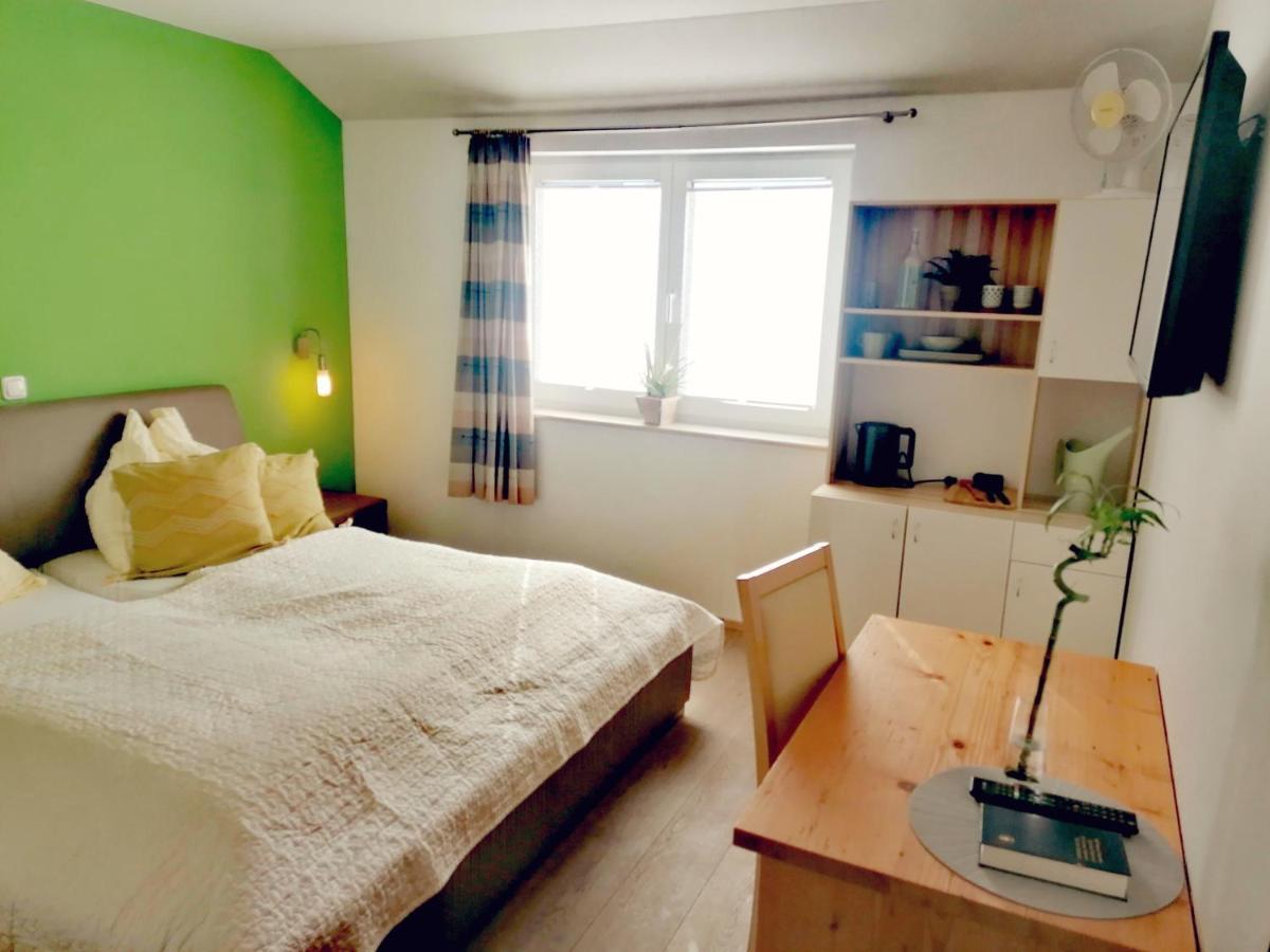 Taferne In Koestendorf - Ferienwohnung Monteurzimmer Ноймаркт-ам-Валлерзе Екстер'єр фото
