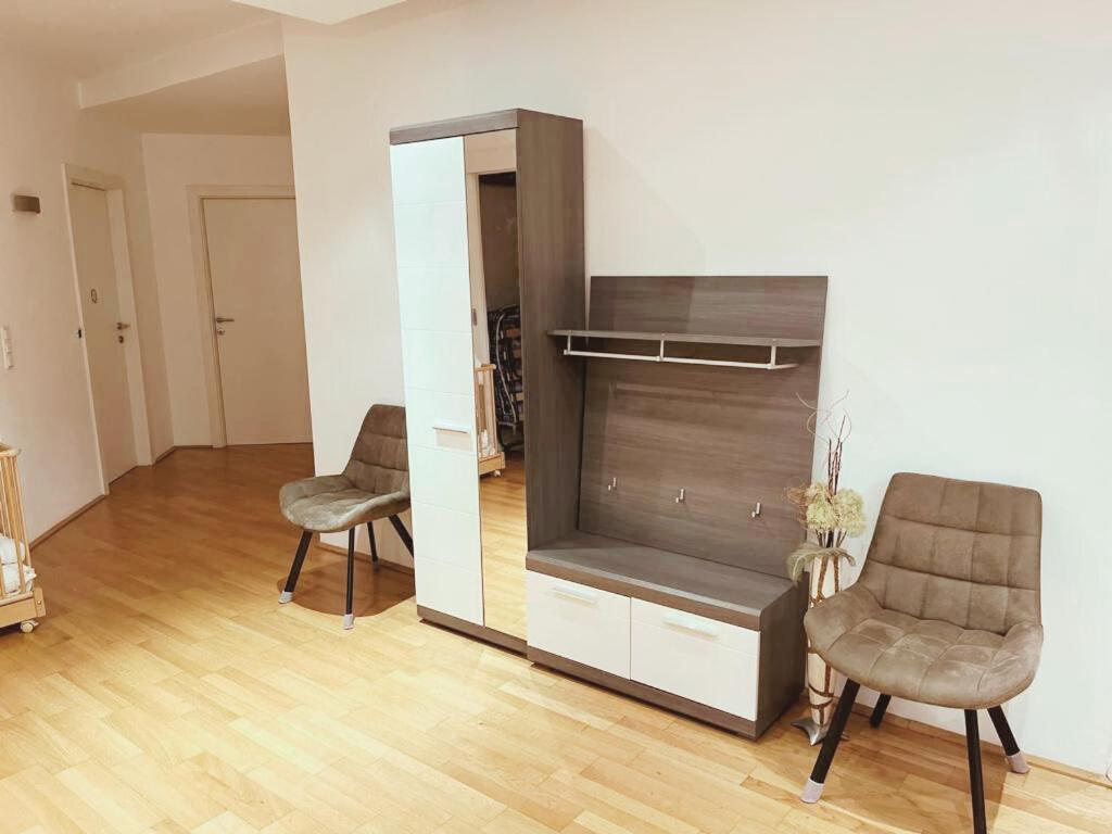 Taferne In Koestendorf - Ferienwohnung Monteurzimmer Ноймаркт-ам-Валлерзе Екстер'єр фото