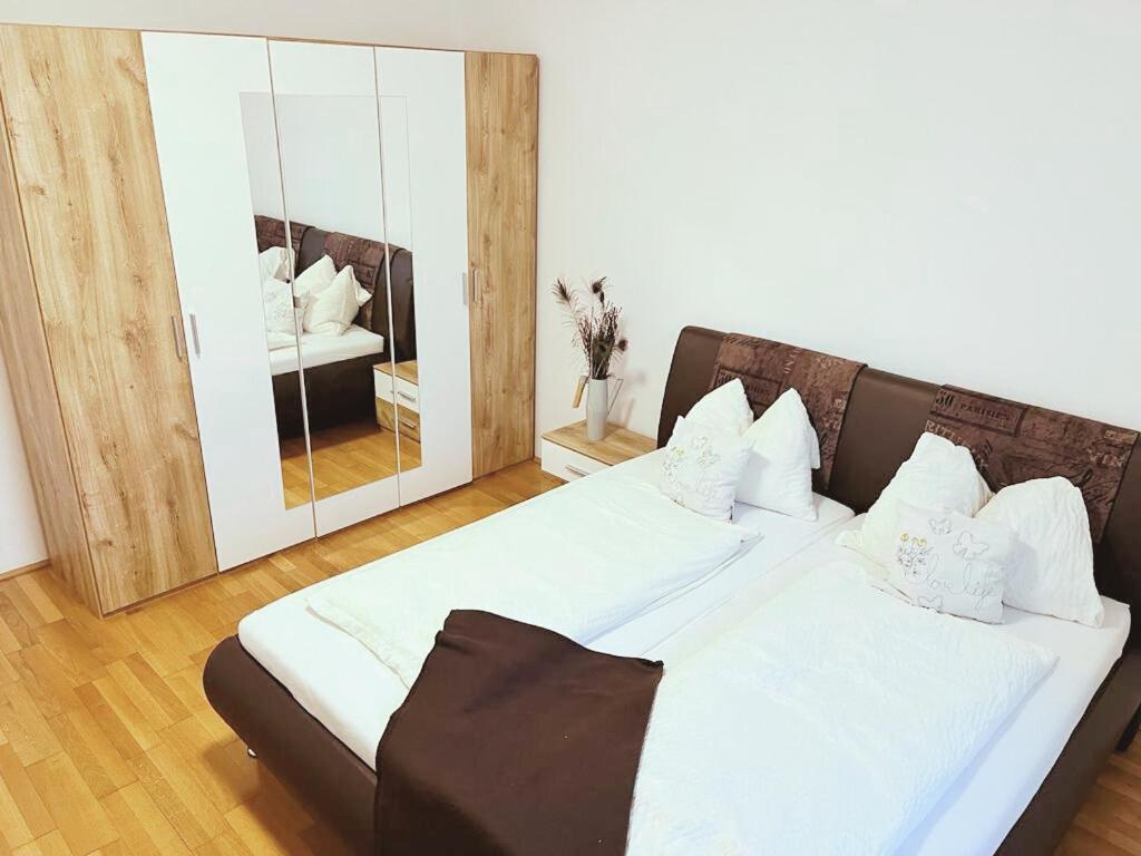 Taferne In Koestendorf - Ferienwohnung Monteurzimmer Ноймаркт-ам-Валлерзе Екстер'єр фото